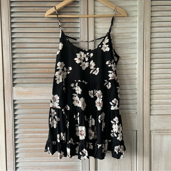 Brandy MELVILLE jada dress floral flowy adjustable straps and low back size: OS - Picture 2 of 6